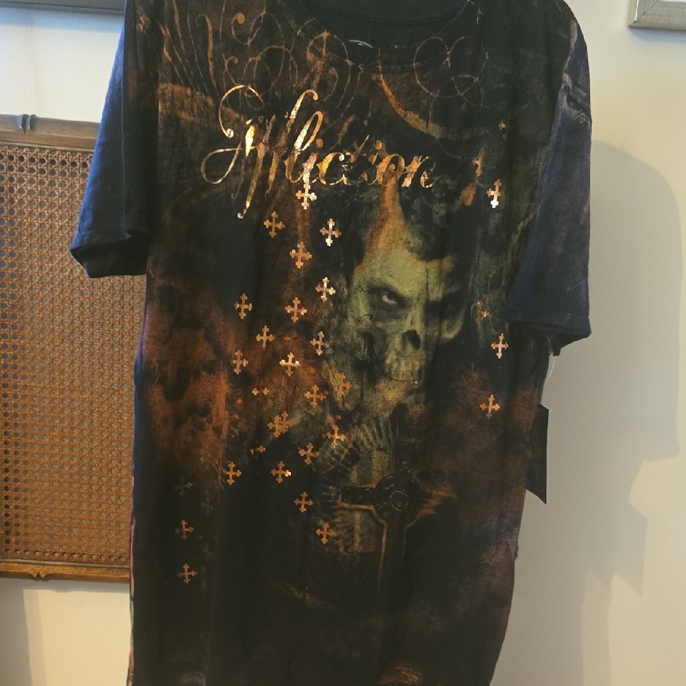 Men's Graphic T-Shirt with Skull Design